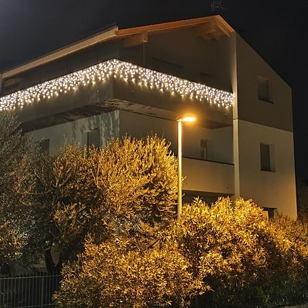 Apartamento Oasi Degli Ulivi Riva del Garda Exterior foto